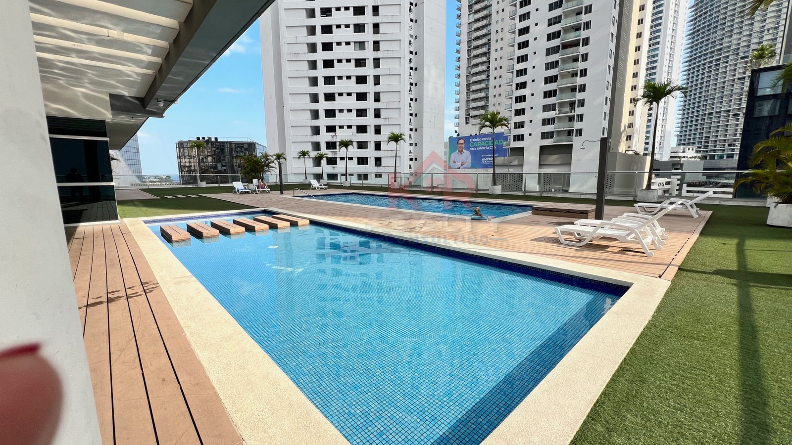 VENTA DE APARTAMENTO EN COLORES DE BELLA VISTA AMOBLADO , NEGOCIABLE
