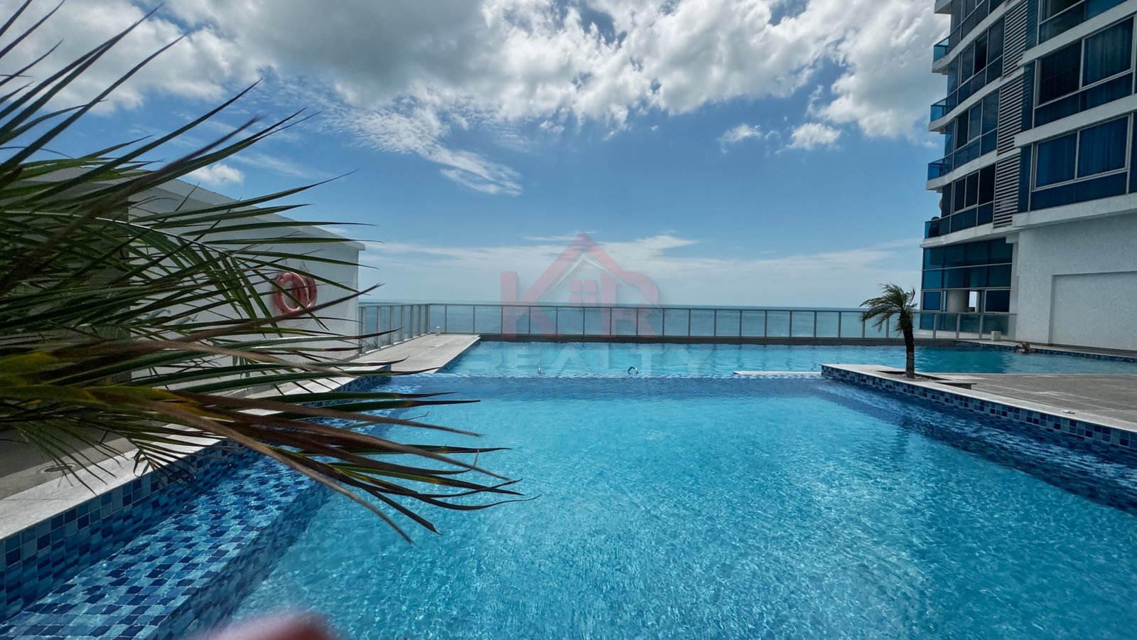 APARTAMENTO EN VENTA EN GORGONA, ROYAL PALM, INVERSIONISTA o JUBILADO