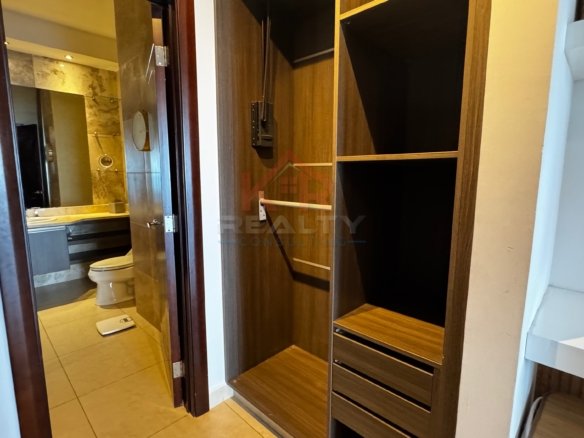 APARTAMENTO EN ALQUILER, AV. BALBOA RIVAGE, VISTA AL MAR, AMOBLADO