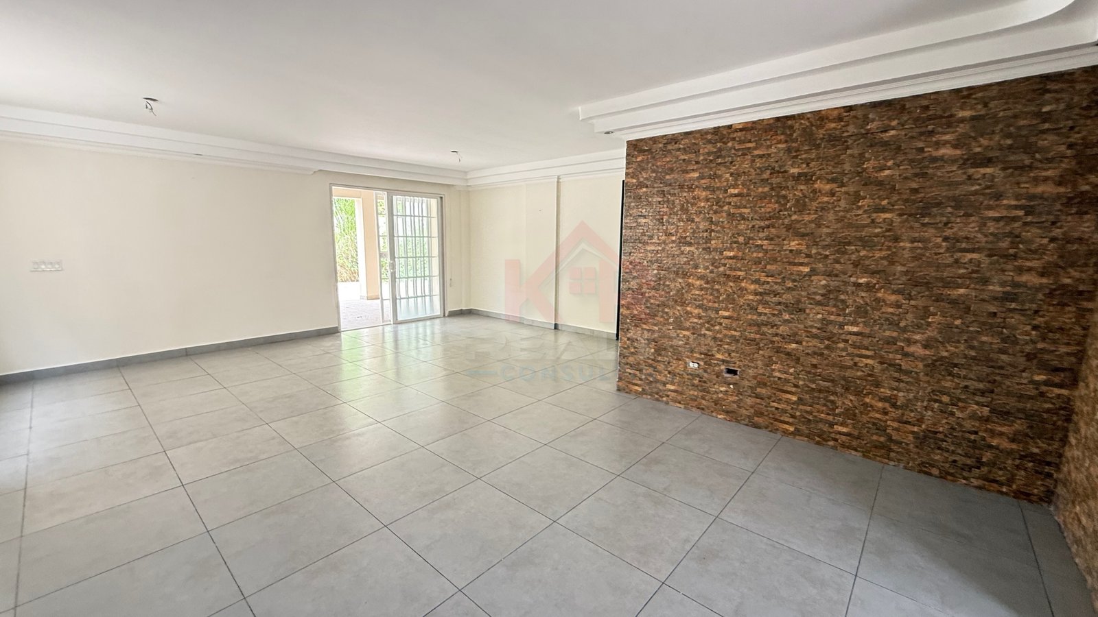 VENTA EN BRISAS DEL GOLF CASA DE 298 M², 3 RECÁMARAS, $310,000