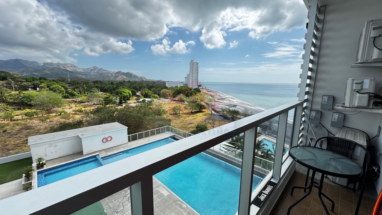 APARTAMENTO EN VENTA EN GORGONA, ROYAL PALM, INVERSIONISTA o JUBILADO