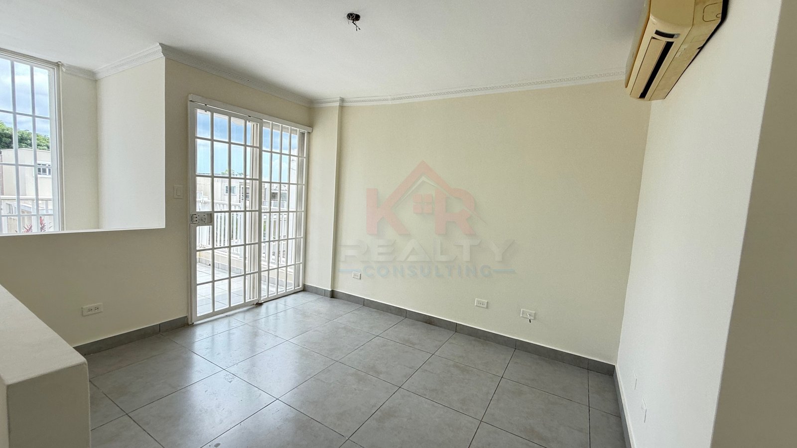 VENTA EN BRISAS DEL GOLF CASA DE 298 M², 3 RECÁMARAS, $310,000