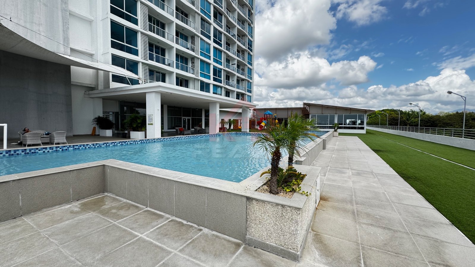 APARTAMENTO EN VENTA EN GORGONA, ROYAL PALM, INVERSIONISTA o JUBILADO