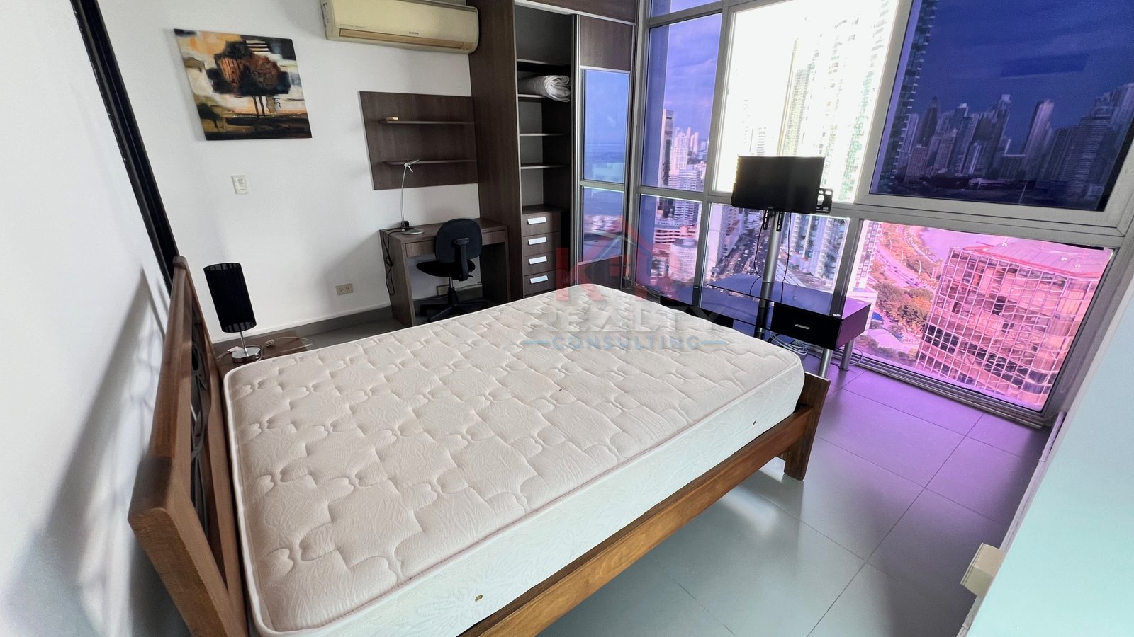 VENTA DE APARTAMENTO EN COLORES DE BELLA VISTA AMOBLADO , NEGOCIABLE