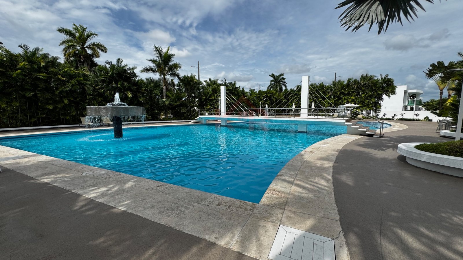 VENTA DE CASA EN COSTA ESMERALDA COSTA SUR, DE LUJO REMODELADA. VENTA DE CASA EN COSTA ESMERALDA COSTA SUR, DE LUJO REMODELADA.