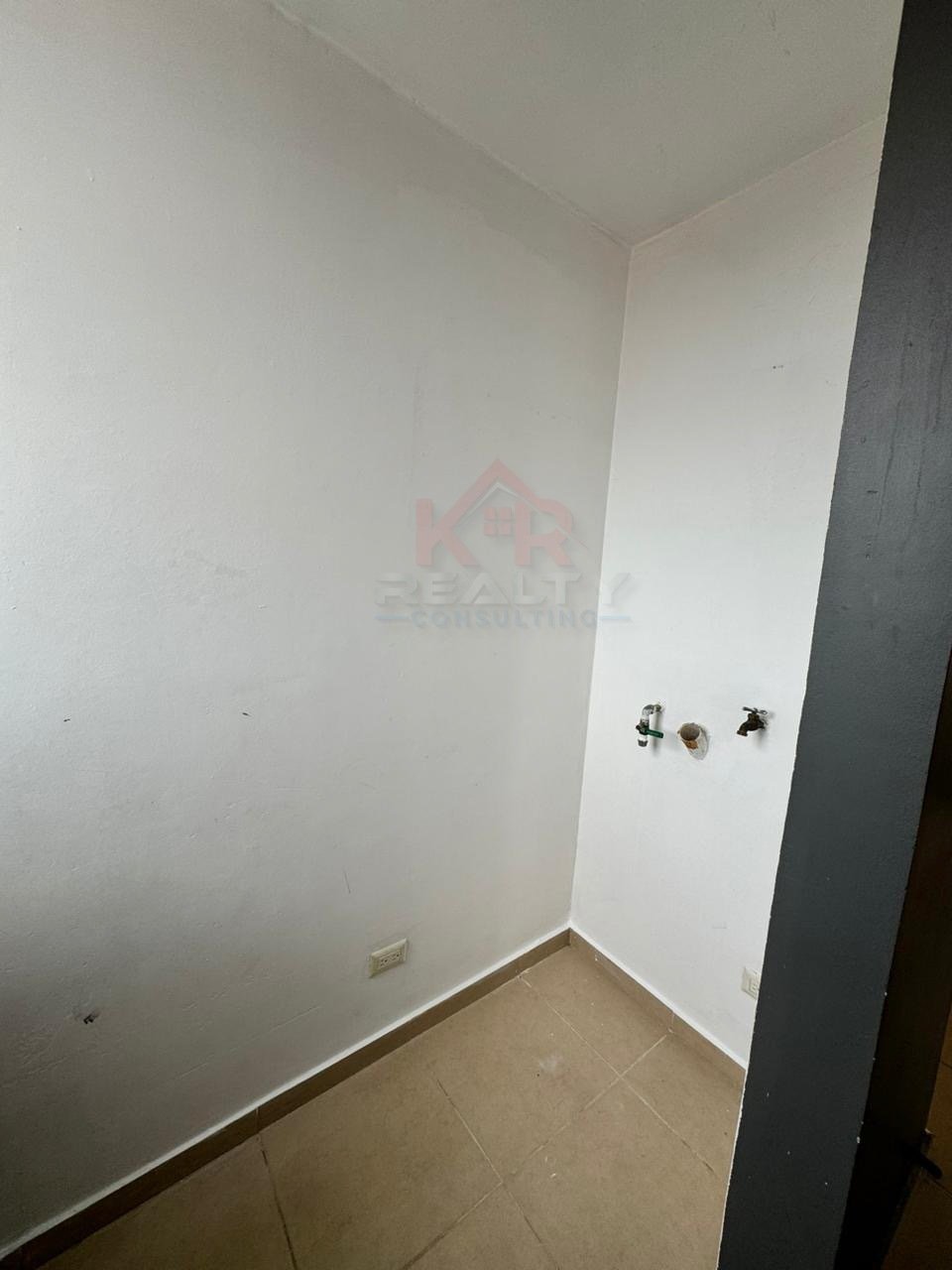 ALQUILER DE APARTAMENTO EN EL CRISOL PH MYSTIC HILLS