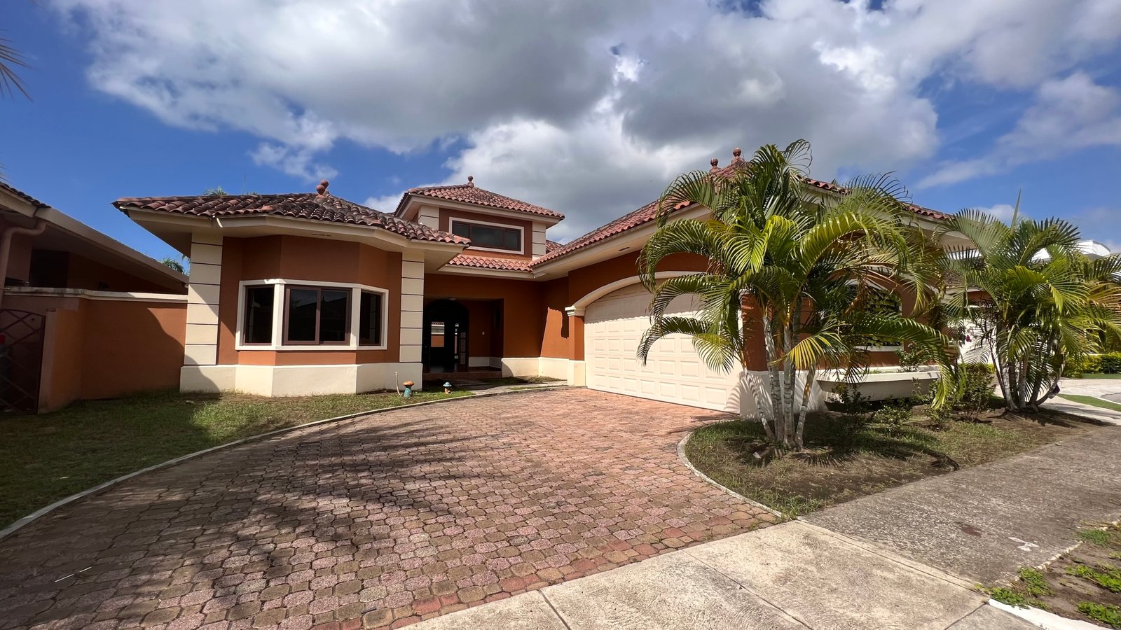CASA EN VENTA EN COSTA SUR P.H SUNSET CASA EN VENTA EN COSTA SUR P.H SUNSET