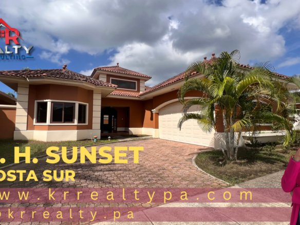 CASA EN VENTA EN COSTA SUR P.H SUNSET