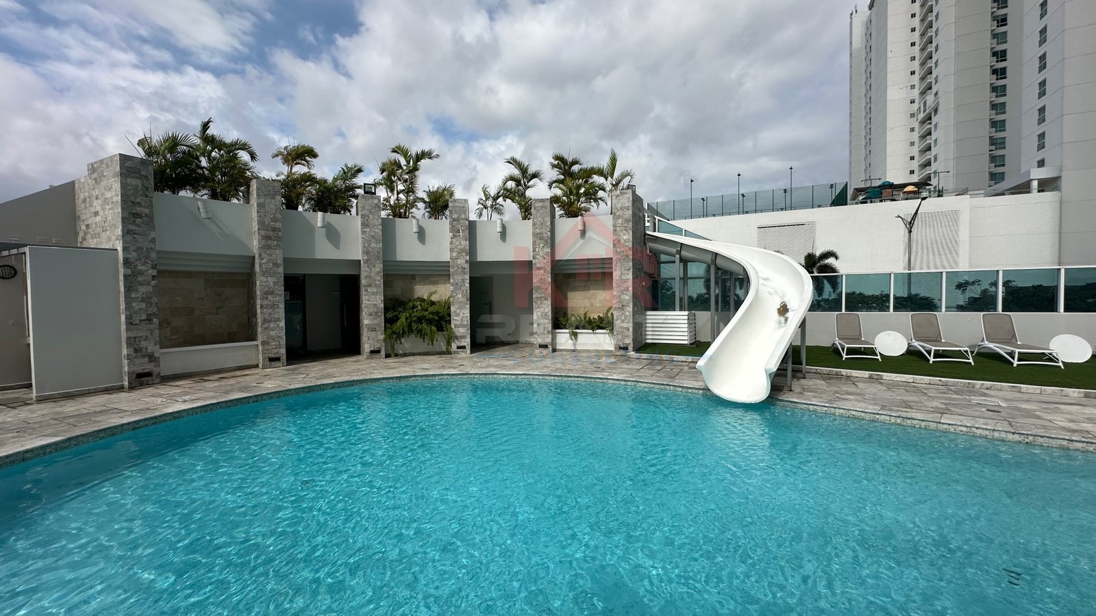 VENTA DE APARTAMENTO EN COSTA DEL ESTE EN EL P.H. VITRI REMODELADO. VENTA DE APARTAMENTO EN COSTA DEL ESTE EN EL P.H. VITRI REMODELADO.