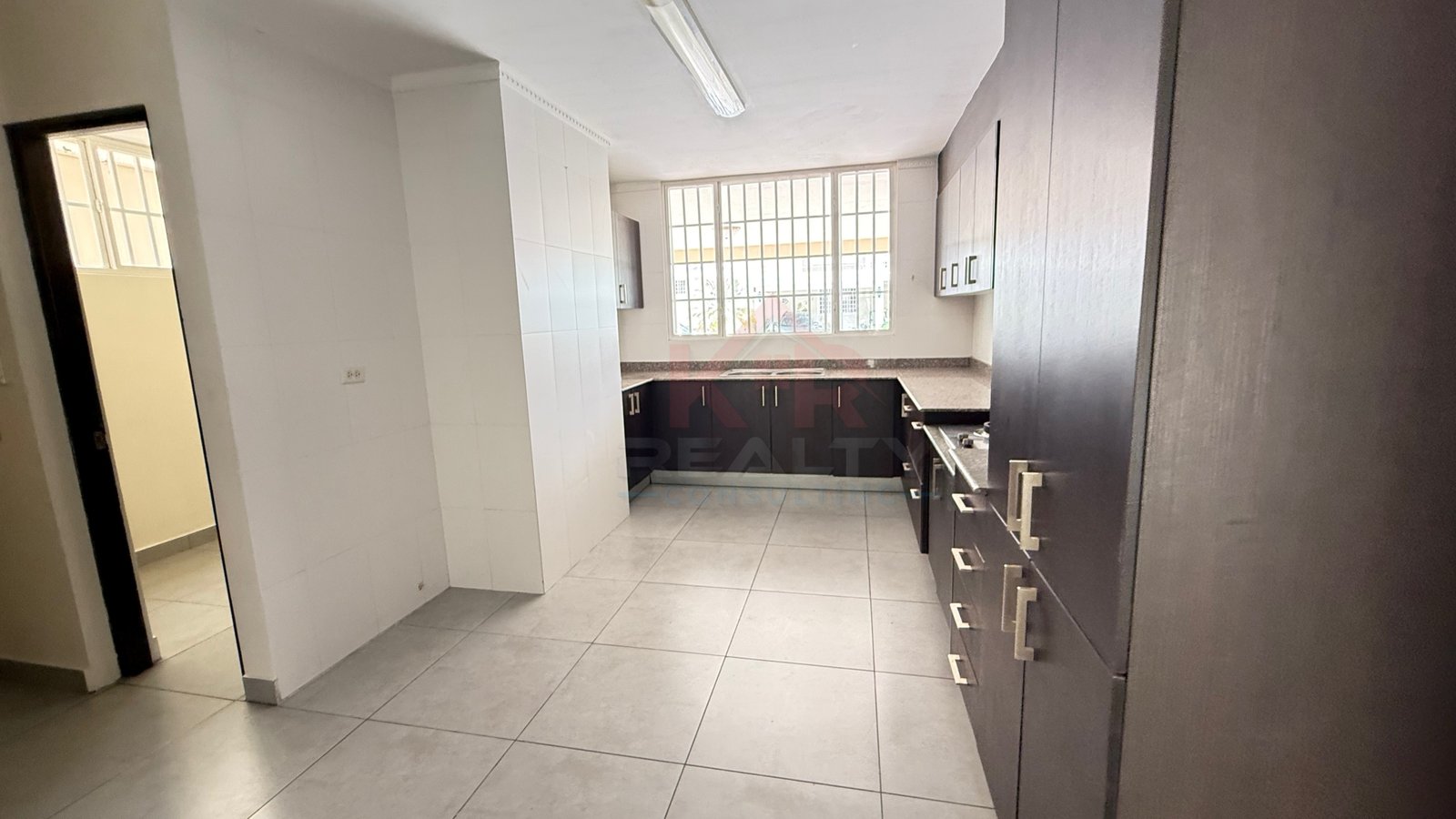 VENTA EN BRISAS DEL GOLF CASA DE 298 M², 3 RECÁMARAS, $310,000