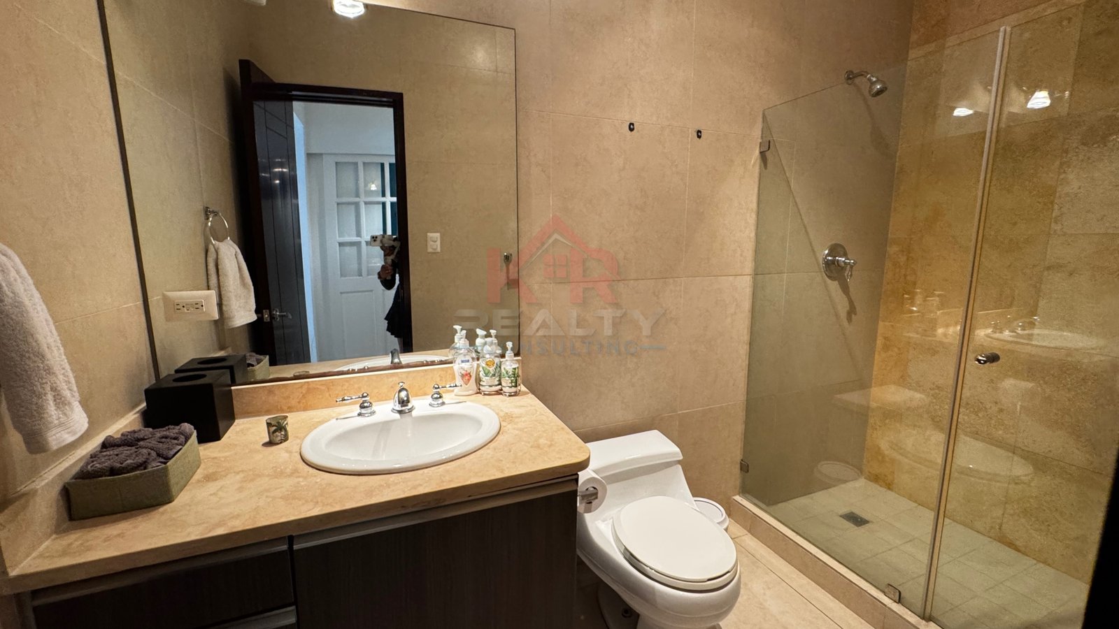 APARTAMENTO EN ALQUILER, AV. BALBOA RIVAGE, VISTA AL MAR, AMOBLADO APARTAMENTO EN ALQUILER, AV. BALBOA RIVAGE, VISTA AL MAR, AMOBLADO