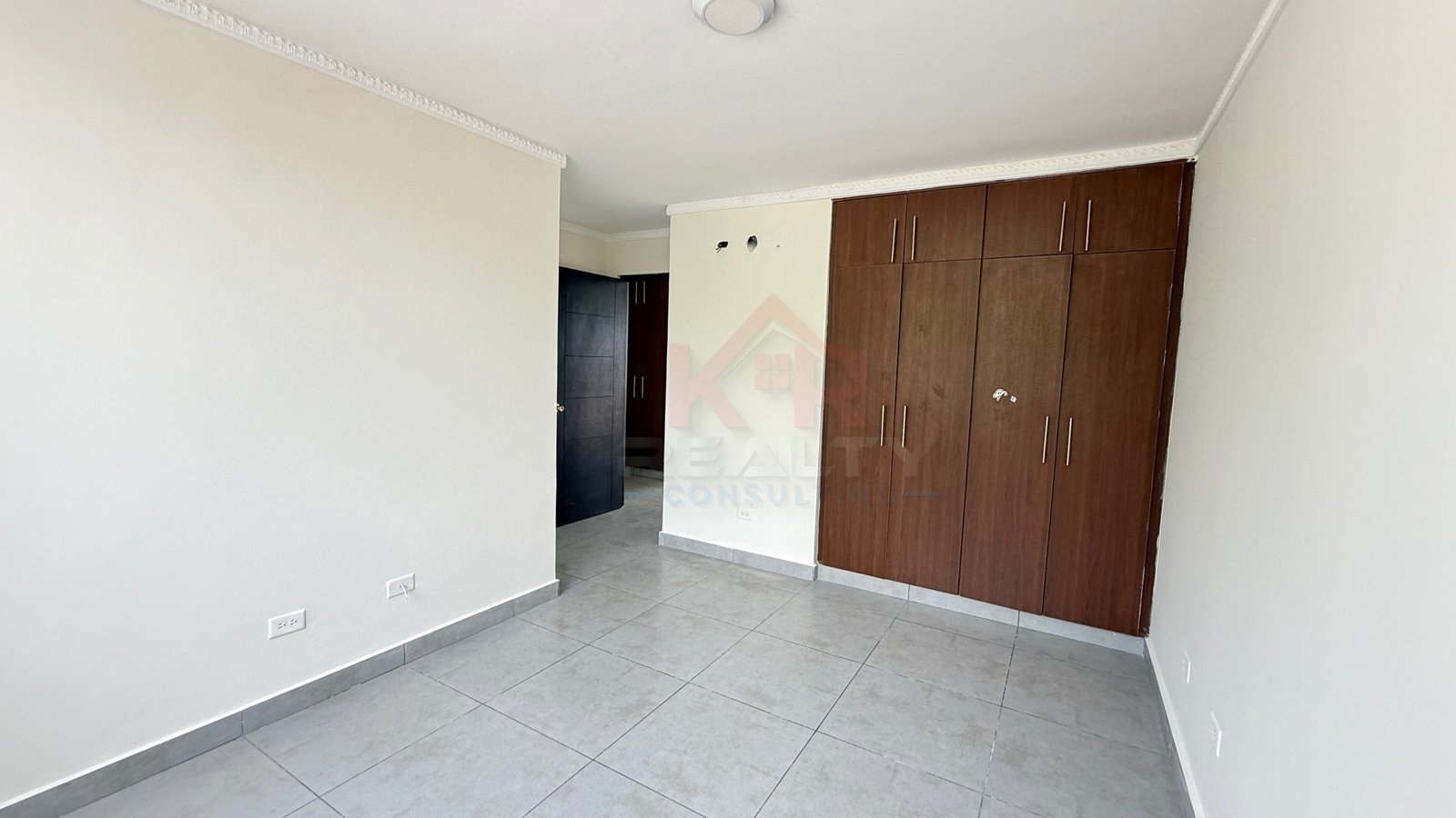 VENTA EN BRISAS DEL GOLF CASA DE 298 M², 3 RECÁMARAS, $310,000