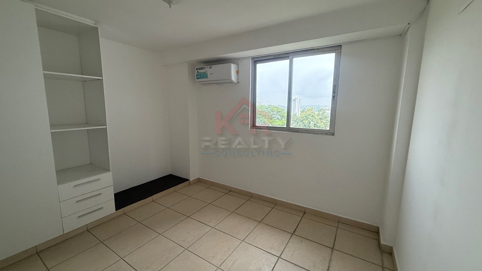 VENTA DE APARTAMENTO EN P.H. VISTABELLE TOWER EN HATO PINTADO $135,000