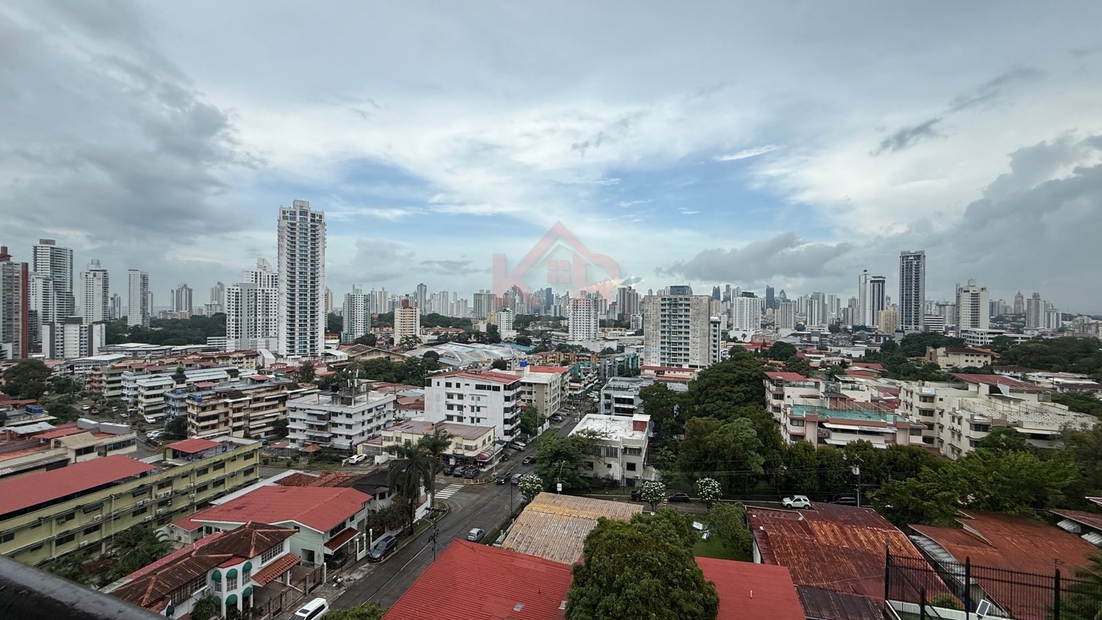 VENTA DE APARTAMENTO EN P.H. VISTABELLE TOWER EN HATO PINTADO $135,000