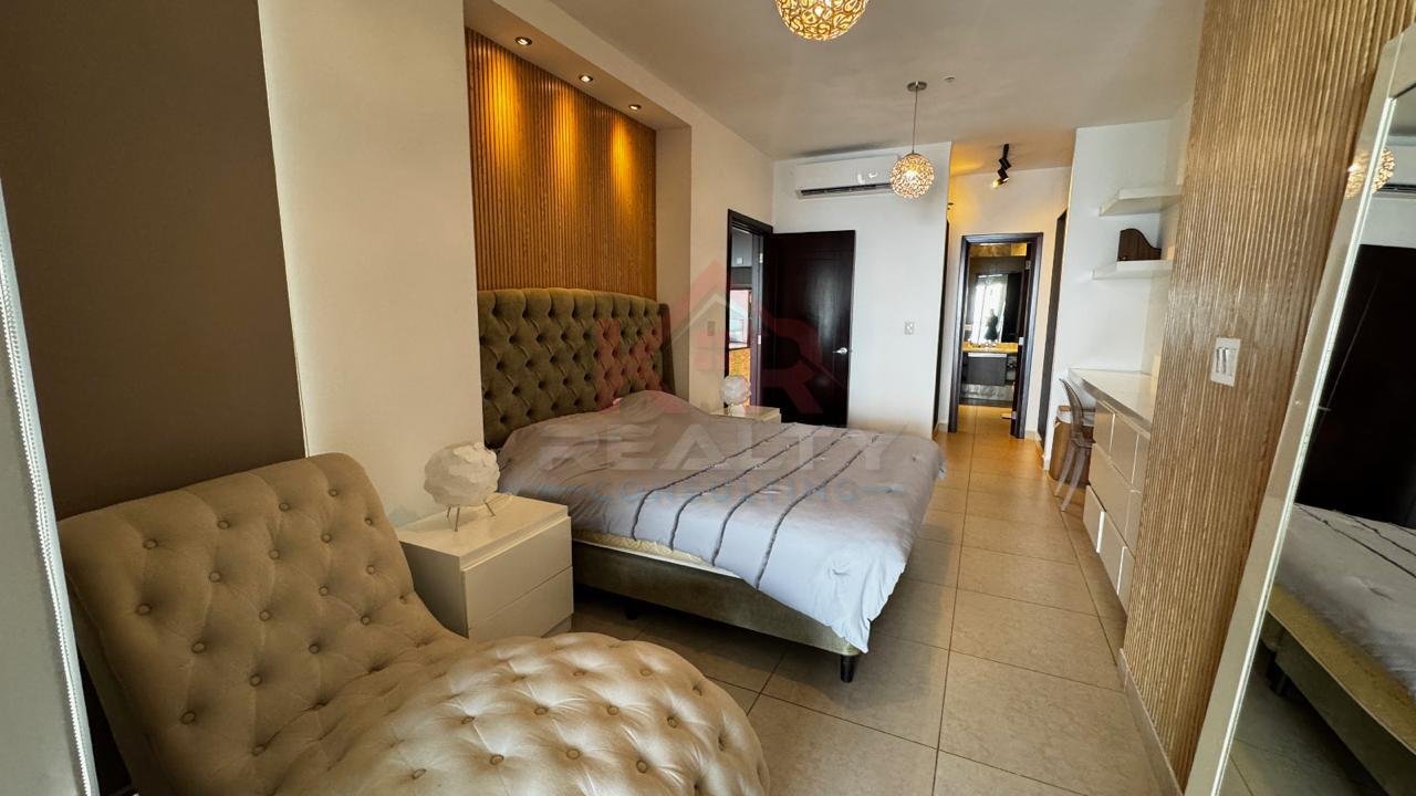ALQUILER DE APARTAMENTO AMOBLADO EN AVENIDA BALBOA, P.H. RIVAGE VISTA AL MAR
