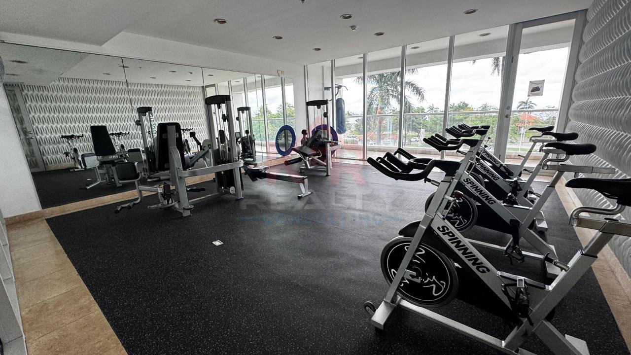 ALQUILER DE APARTAMENTO AMOBLADO EN AVENIDA BALBOA, P.H. RIVAGE VISTA AL MAR