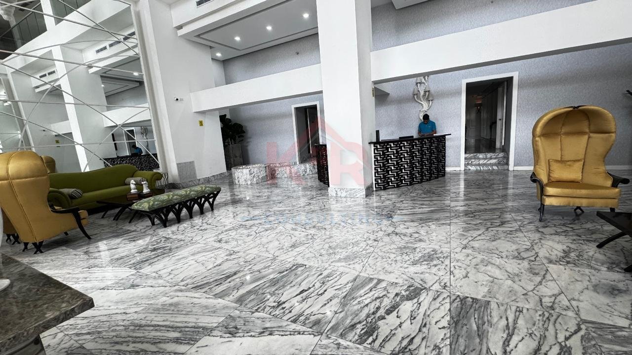 ALQUILER DE APARTAMENTO AMOBLADO EN AVENIDA BALBOA, P.H. RIVAGE VISTA AL MAR