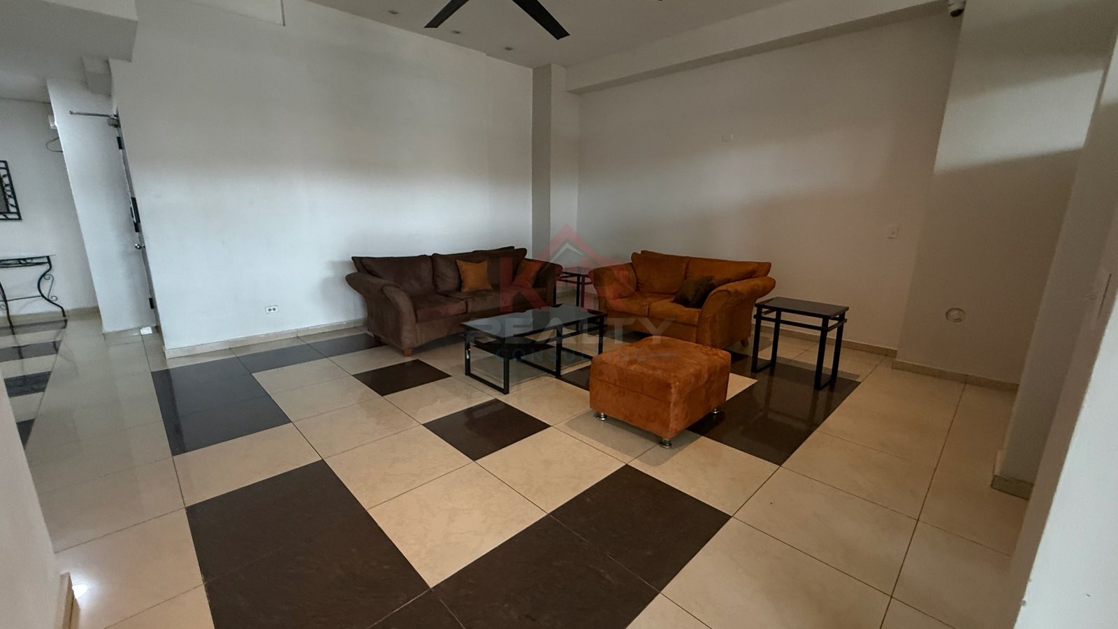 VENTA DE APARTAMENTO EN P.H. VISTABELLE TOWER EN HATO PINTADO $135,000