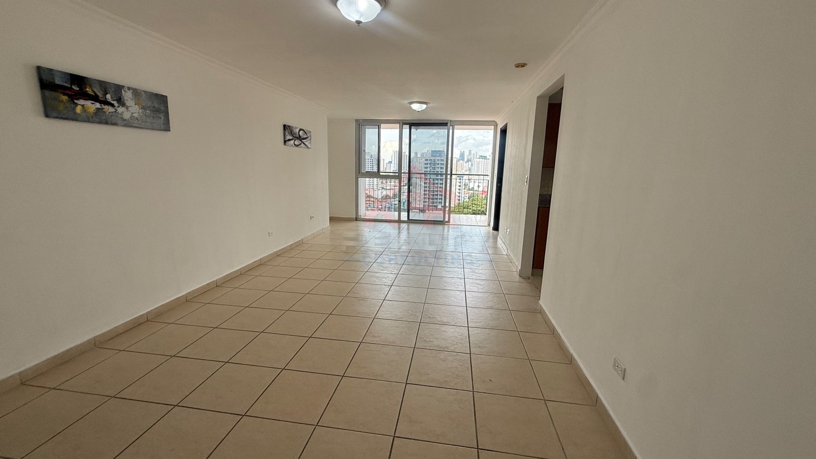 VENTA DE APARTAMENTO EN P.H. VISTABELLE TOWER EN HATO PINTADO $135,000