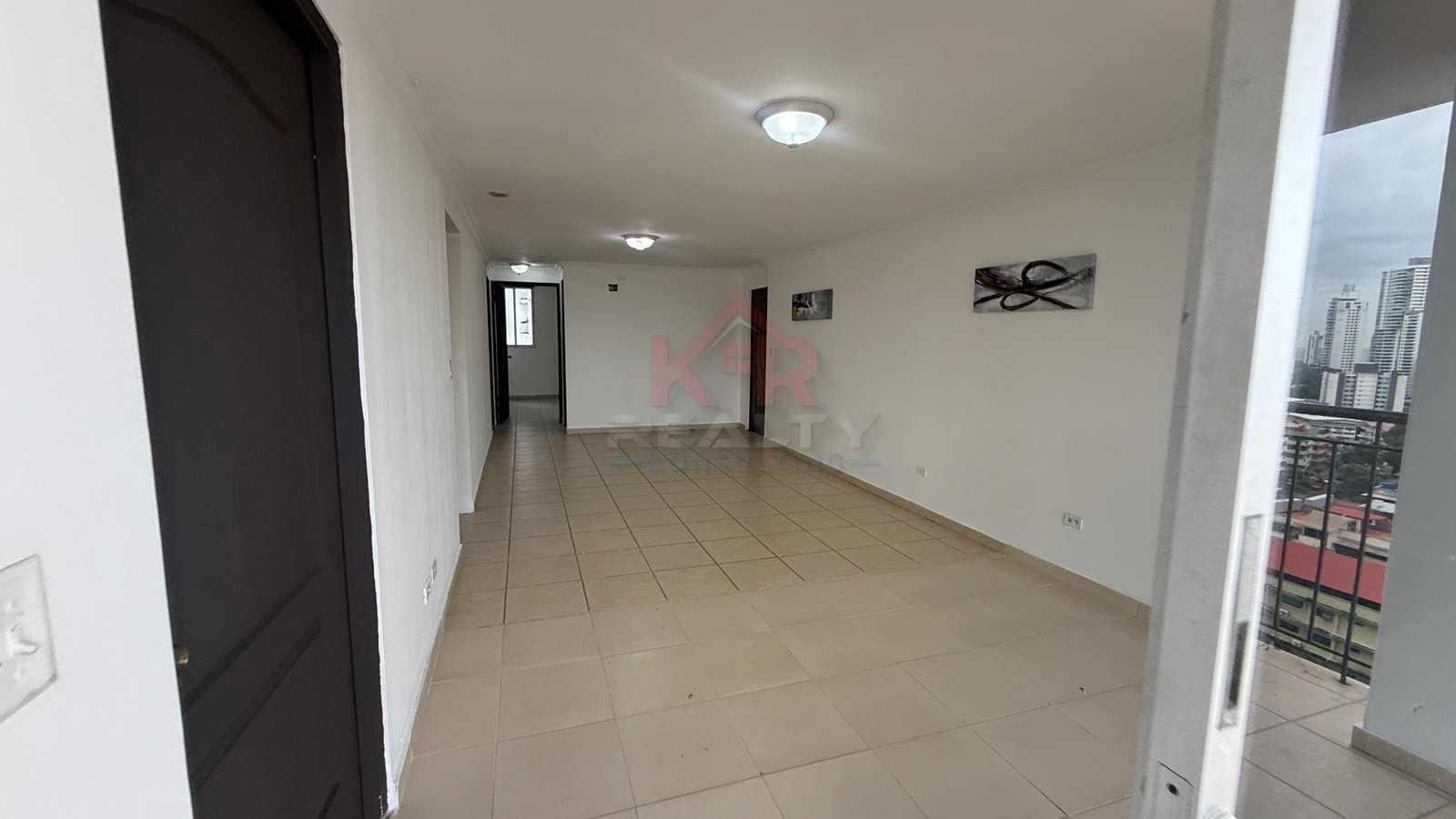 VENTA DE APARTAMENTO EN P.H. VISTABELLE TOWER EN HATO PINTADO $135,000