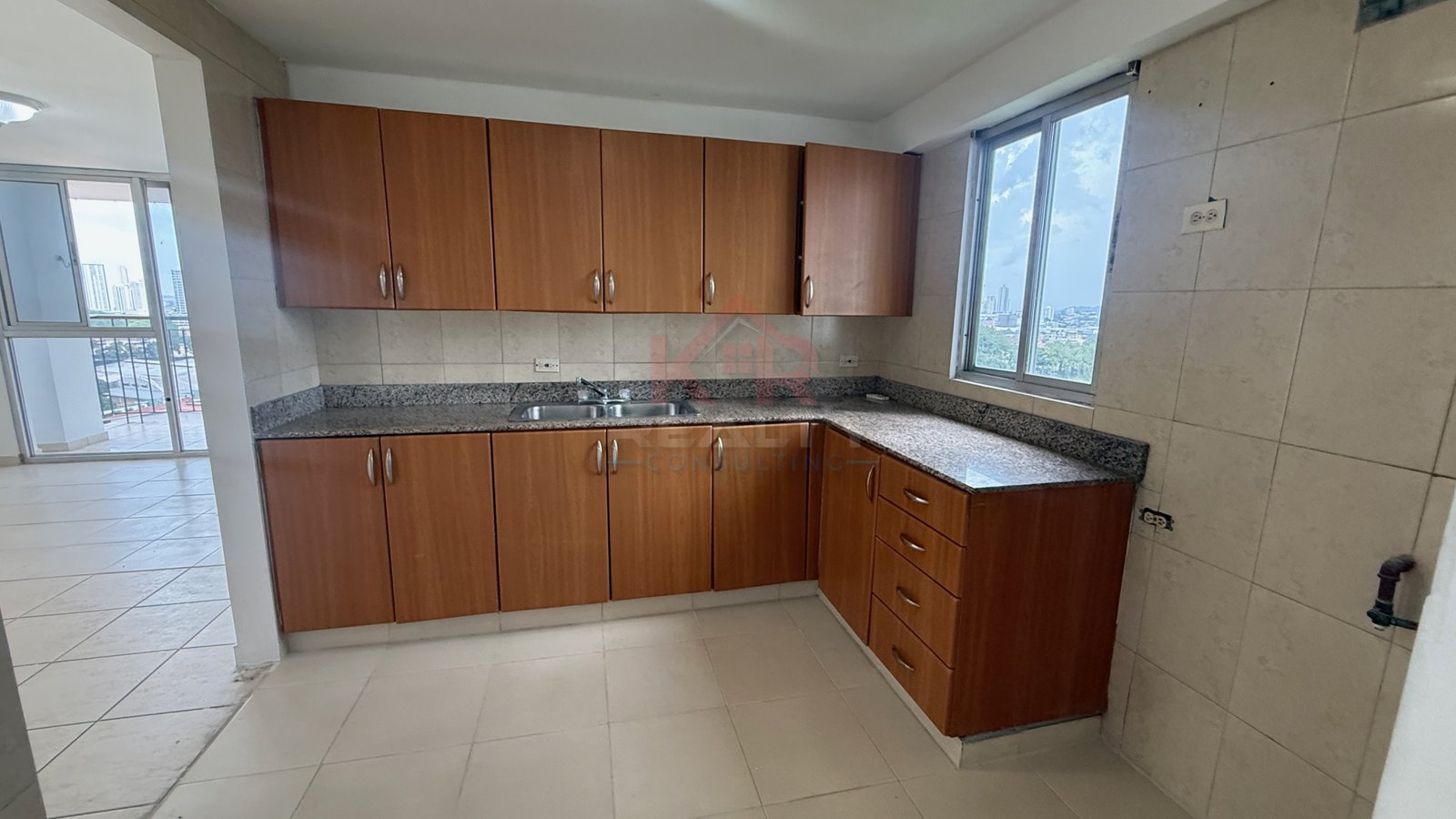 VENTA DE APARTAMENTO EN P.H. VISTABELLE TOWER EN HATO PINTADO $135,000