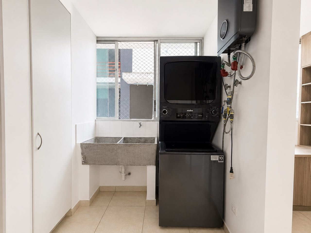 APARTAMENTO REMODELADO EN PH SOL DEL ESTE, COSTA DEL ESTE | 147 M²