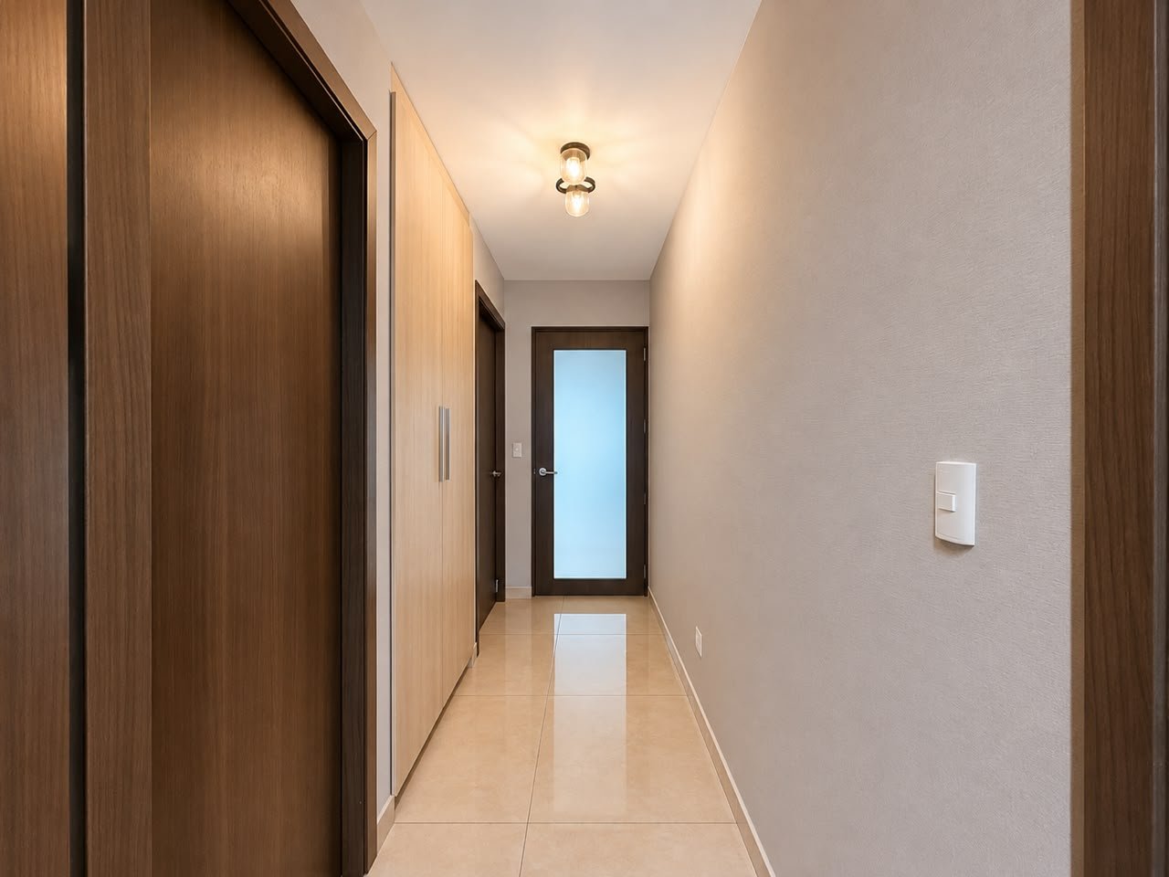 APARTAMENTO REMODELADO EN PH SOL DEL ESTE, COSTA DEL ESTE | 147 M²
