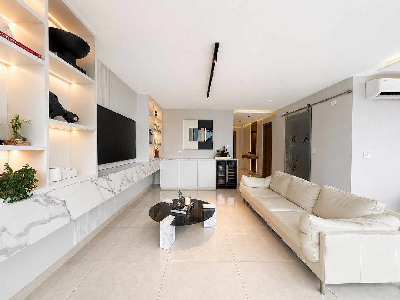 APARTAMENTO REMODELADO EN PH SOL DEL ESTE, COSTA DEL ESTE | 147 M²